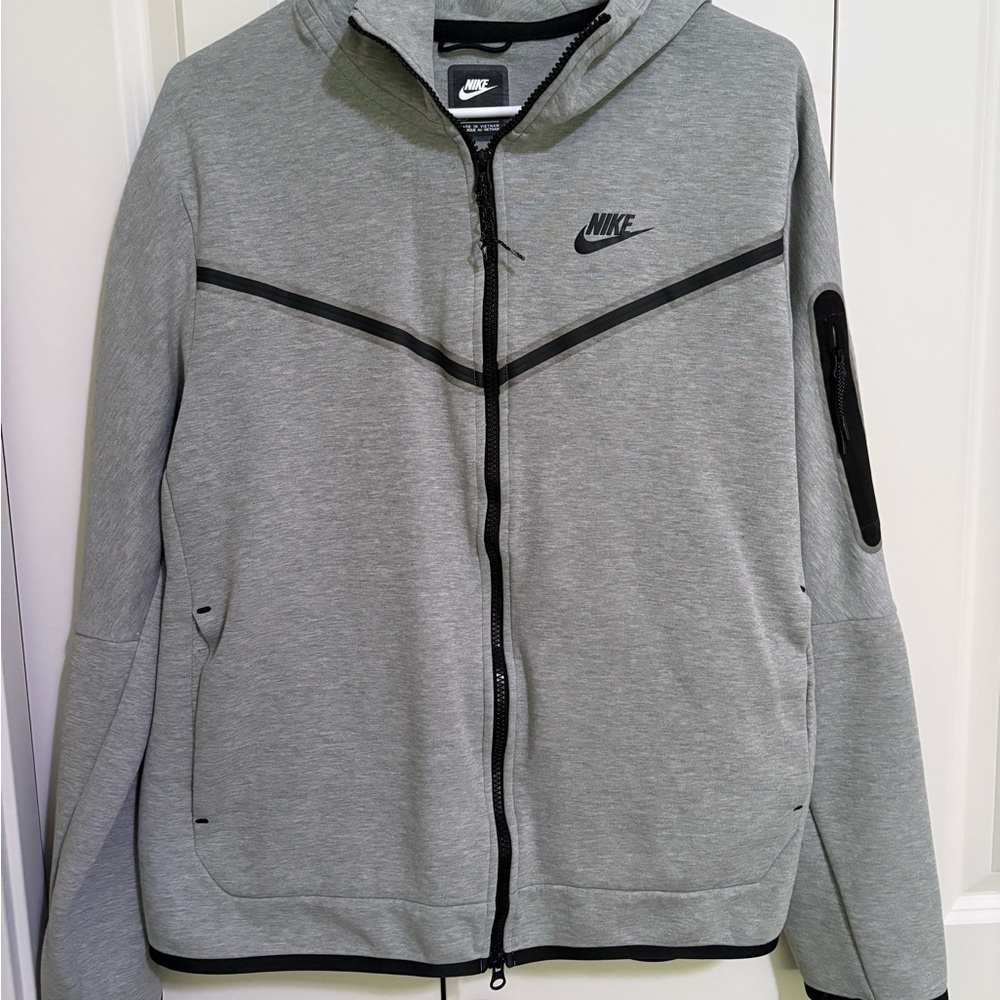 Nike Men's Gray Tech Zip Up